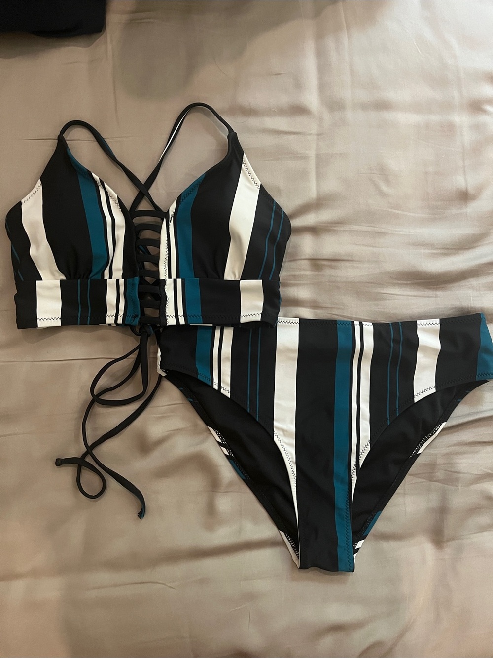 🚨FLASH DEAL 24HR: $10 OFF!!🚨 Lace-Up Bikini Set in Teal, Black & White